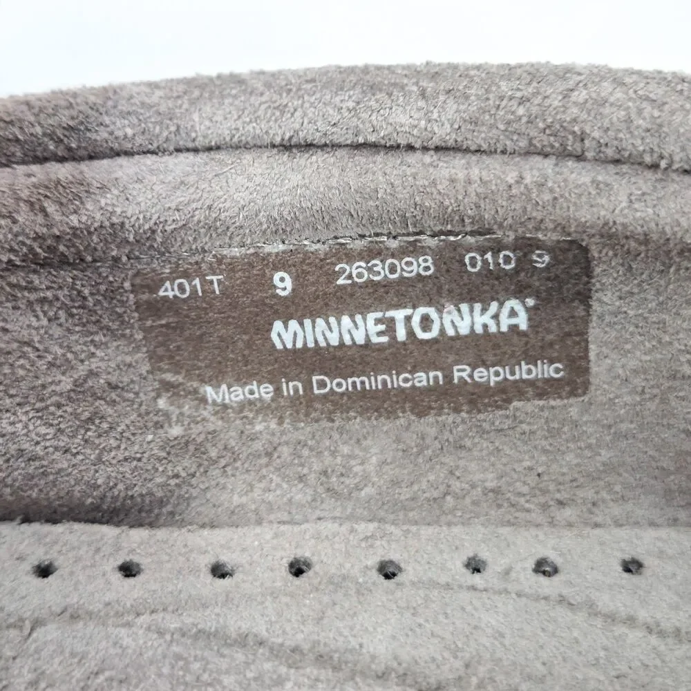 Minnetonka Kilty Hardsole Moccasins Women’s Size 9 Grey Suede 401T NIB
